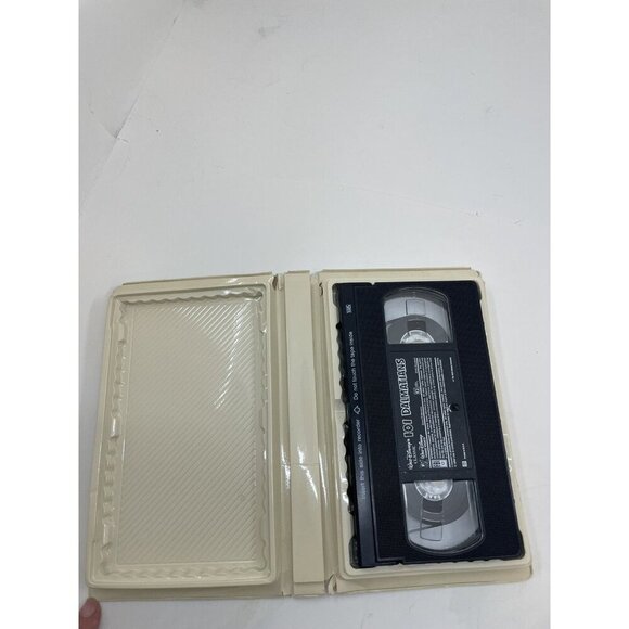 Disney VHS 101 Dalmatians 1992 Classic Animated Film Clamshell - Picture 2 of 8